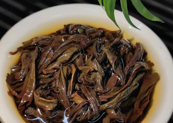 Tè Oolong caldo o freddo con profumo floreale per suggerimenti