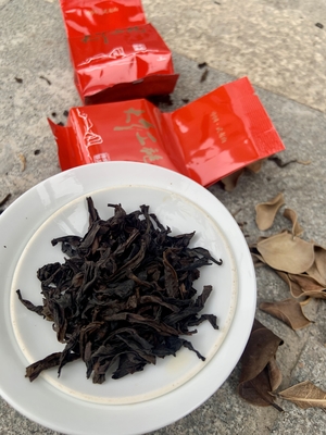 Temperatura di preparazione di 100°C rivela l'essenza fruttata del tè Pu Erh invecchiato