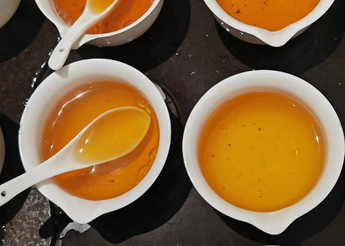 Jin Junmei 80g scatola regalo in scatola tè Wuyi fiore di montagna piccoli semi Lianyun fabbrica di tè all'ingrosso