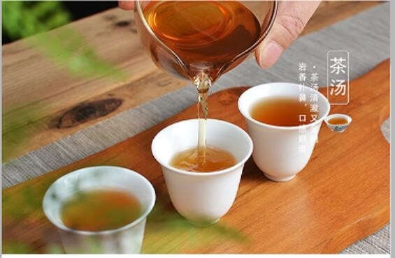 Il tè Oolong, appartenente al tè verde e al tè semi-fermentato, ha molte varietà ed è una categoria di tè unica in Cina.